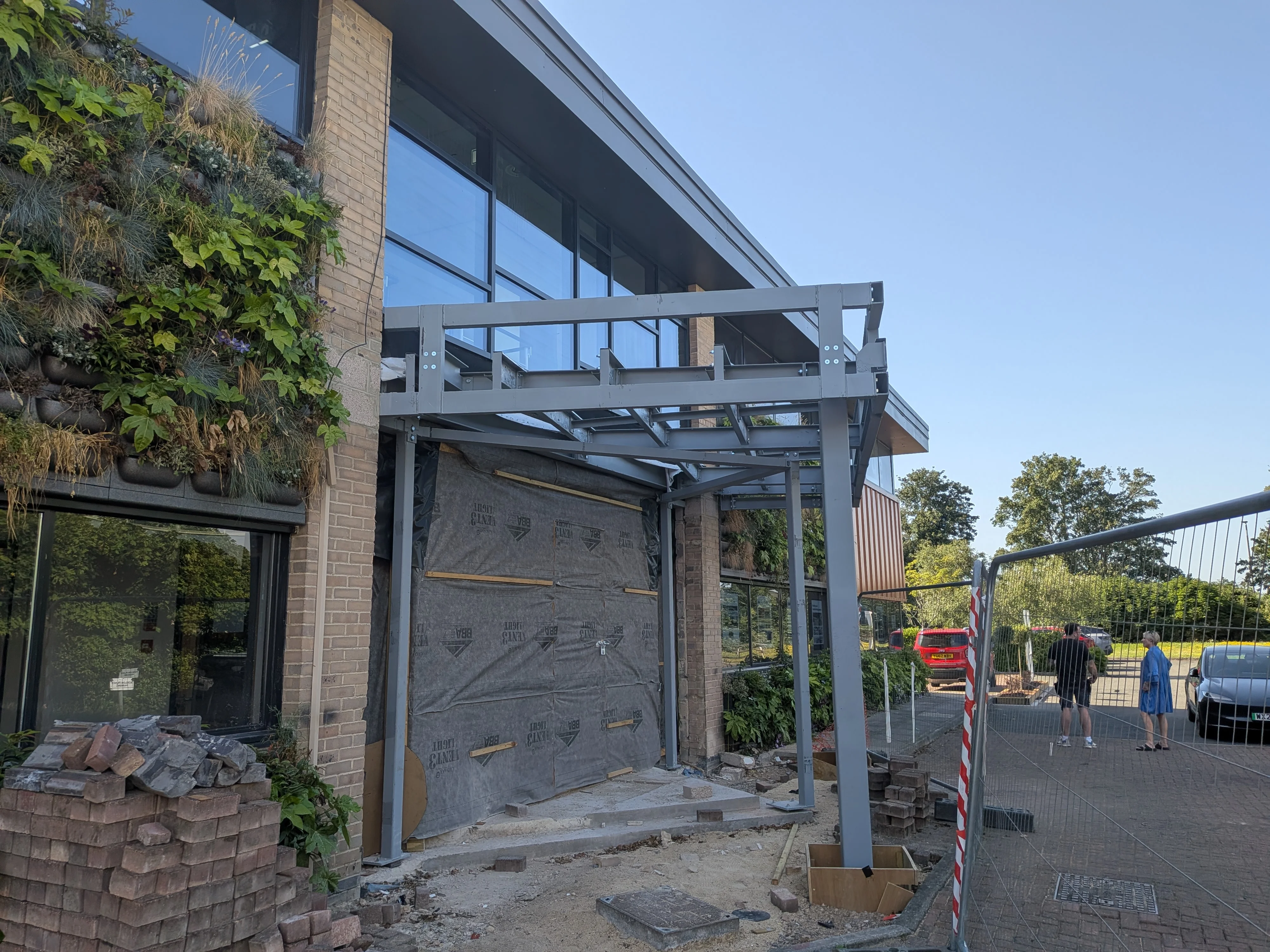 Frame structure to be encolsed - before photo